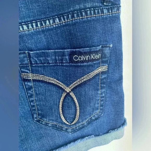 Calvin Klein Jean Shorts Size 2 / 26 Cuffed Dark Wash Denim Cutoff - Picture 7 of 7